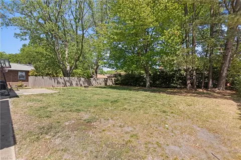 Exterior - 100 Horseshoe Lndg, Hampton, VA 23669 photo 12 of 12