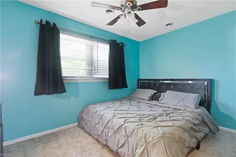 Bedroom - 100 Horseshoe Lndg, Hampton, VA 23669 photo 3 of 5
