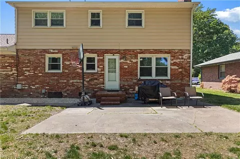 Exterior - 100 Horseshoe Lndg, Hampton, VA 23669 photo 11 of 12