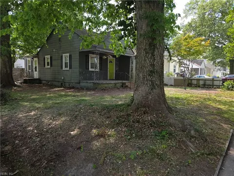 818 Hughes Ave, Chesapeake, VA 23324