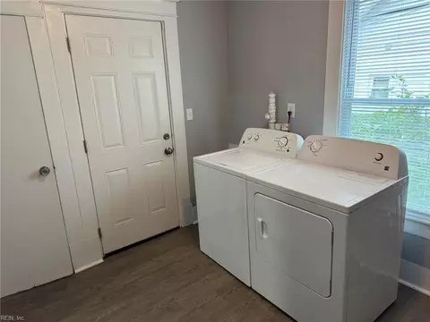 Entry Way - 2712 Kecoughtan Rd, Hampton, VA 23661 photo 4 of 4
