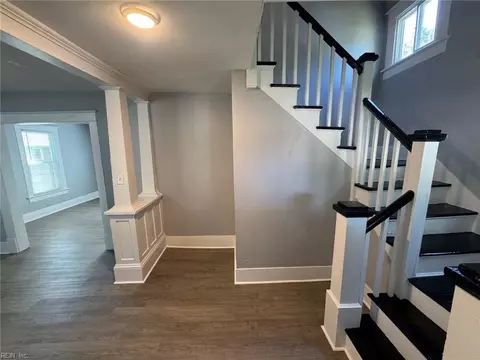 Entry Way - 2712 Kecoughtan Rd, Hampton, VA 23661 photo 2 of 4