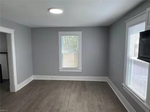 Living - 2712 Kecoughtan Rd, Hampton, VA 23661 photo 3 of 3