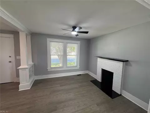 Living - 2712 Kecoughtan Rd, Hampton, VA 23661 photo 2 of 3