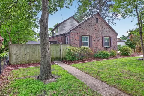 Exterior - 163 Evans St, Norfolk, VA 23503 photo 2 of 5