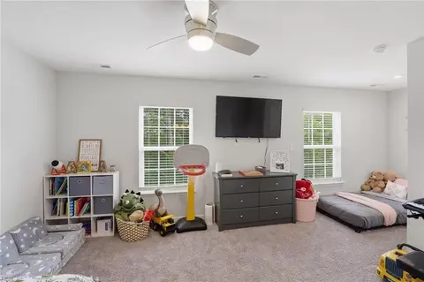 Bedroom - 215 Runnel St, Hampton, VA 23666 photo 6 of 6