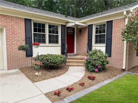 316 Sharon Dr, Seaford, VA 23696