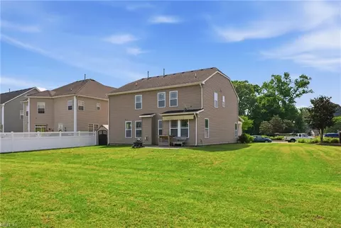 2003 Redgate Dr, Suffolk, VA 23434
