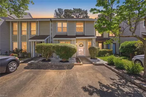 718 Woodbox Dr, Virginia Beach, VA 23462