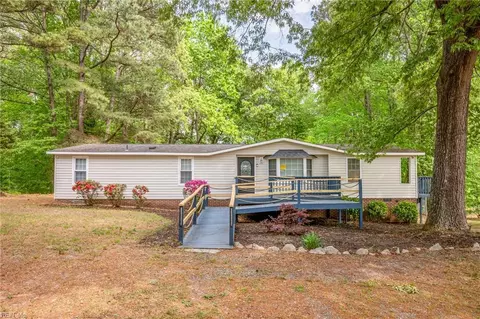 9975 Grove Ct, Gloucester, VA 23061