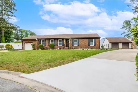 4211 Redfern Ln, Chesapeake, VA 23321