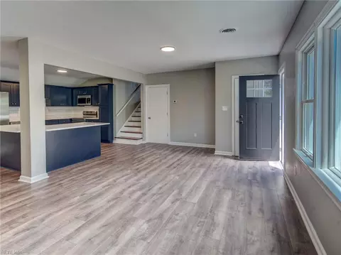 Living - 9 Riverdale Dr, Hampton, VA 23666 photo 1 of 8