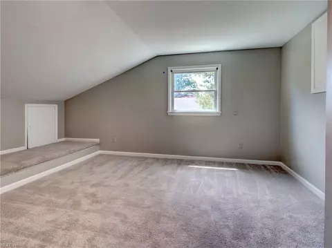 Bedroom - 9 Riverdale Dr, Hampton, VA 23666 photo 1 of 8