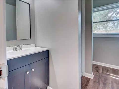 Bath - 9 Riverdale Dr, Hampton, VA 23666 photo 1 of 4