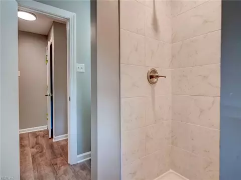 Entry Way - 9 Riverdale Dr, Hampton, VA 23666 photo 2 of 5
