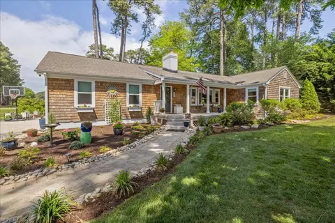 832 Cardinal Rd, Virginia Beach, VA 23451