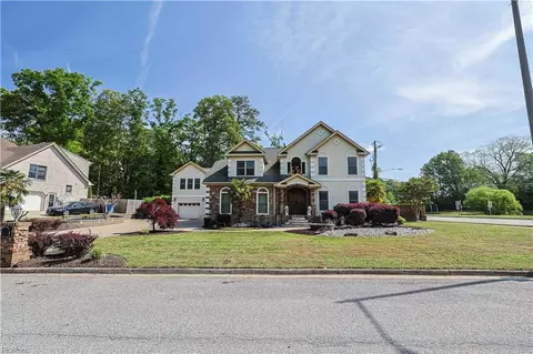 501 Shadow Brooke Dr, Chesapeake, VA 23320