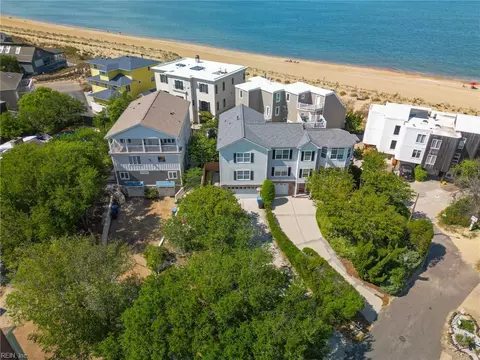 3745 Dupont Cir, Virginia Beach, VA 23455