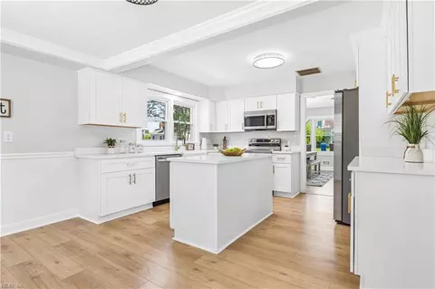 2325 Delwood Rd, Chesapeake, VA 23323