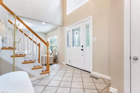 Entry Way - 818 Brookside Arch Arch, Chesapeake, VA 23322 photo 1 of 6