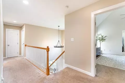 Entry Way - 818 Brookside Arch Arch, Chesapeake, VA 23322 photo 5 of 6