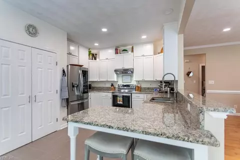 Kitchen - 818 Brookside Arch Arch, Chesapeake, VA 23322 photo 1 of 5