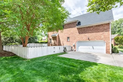Exterior - 818 Brookside Arch Arch, Chesapeake, VA 23322 photo 5 of 6
