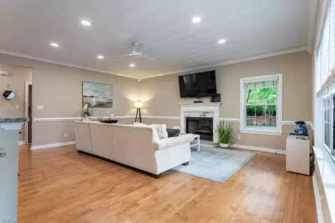Living - 818 Brookside Arch Arch, Chesapeake, VA 23322 photo 3 of 3