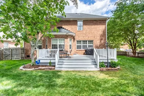Exterior - 818 Brookside Arch Arch, Chesapeake, VA 23322 photo 3 of 6