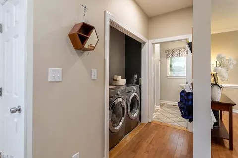 Entry Way - 818 Brookside Arch Arch, Chesapeake, VA 23322 photo 3 of 6