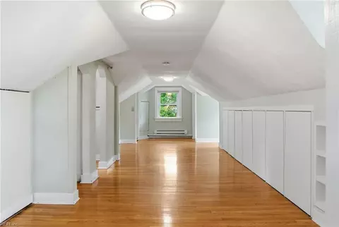 Entry Way - 233 E Bayview Blvd, Norfolk, VA 23503 photo 4 of 4