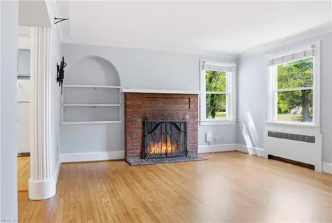 Living - 233 E Bayview Blvd, Norfolk, VA 23503 photo 2 of 3