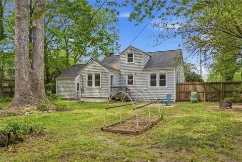 Exterior - 233 E Bayview Blvd, Norfolk, VA 23503 photo 2 of 3