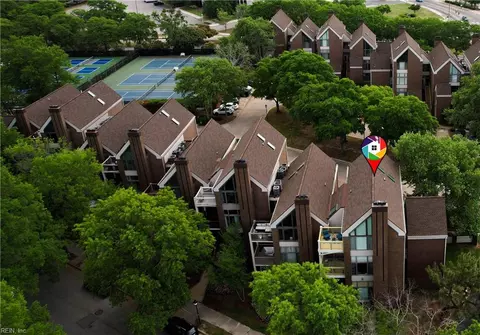 696 Mowbray Arch Arch #560, Norfolk, VA 23507