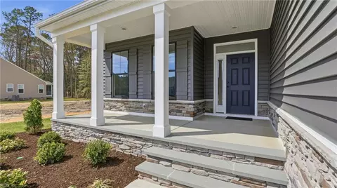2022 Swiss Ln, Gloucester, VA 23061