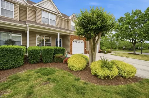 978 Hunley Dr, Virginia Beach, VA 23462