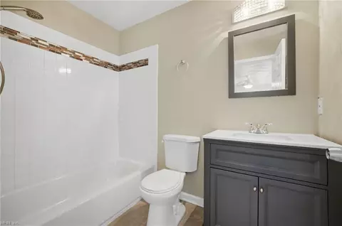 Bath - 2802 Bending Oak Dr, Hampton, VA 23666 photo 1 of 3
