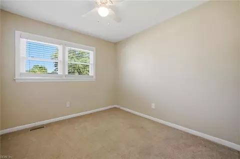 Bedroom - 2802 Bending Oak Dr, Hampton, VA 23666 photo 2 of 4