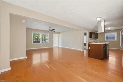 Living - 2802 Bending Oak Dr, Hampton, VA 23666 photo 4 of 4