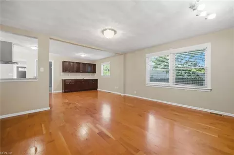 Living - 2802 Bending Oak Dr, Hampton, VA 23666 photo 1 of 4
