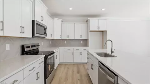 Kitchen - 6330 Kellys Pl, Gloucester, VA 23061 photo 3 of 3