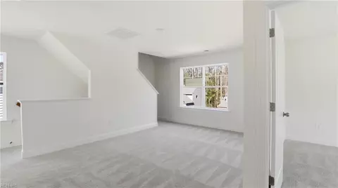 Entry Way - 6330 Kellys Pl, Gloucester, VA 23061 photo 6 of 10