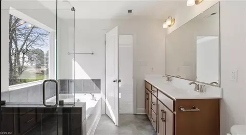 Bath - 6330 Kellys Pl, Gloucester, VA 23061 photo 2 of 5