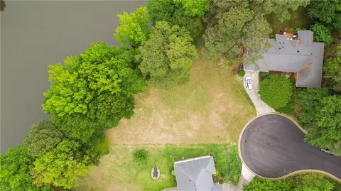 2035 Foxs Lair Trl, Norfolk, VA 23518
