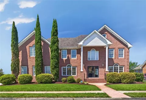 1322 Club House Dr, Chesapeake, VA 23322