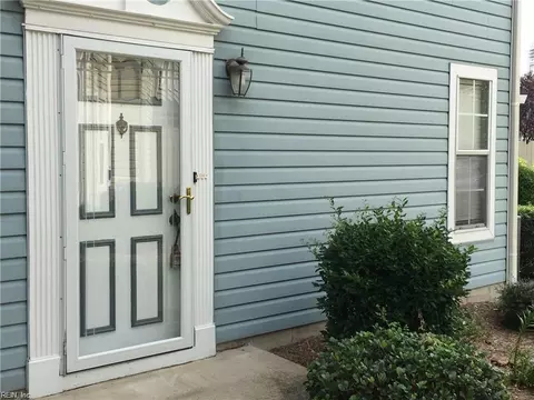 136 Seaside Ln, Virginia Beach, VA 23462
