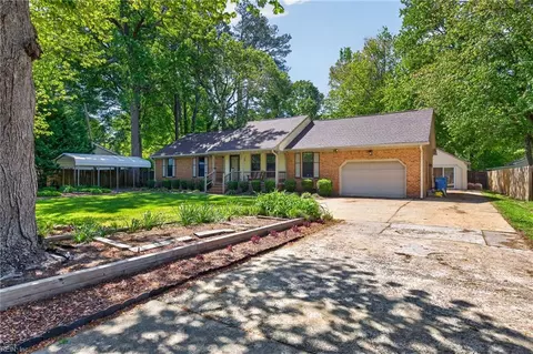 229 Fresno Dr, Chesapeake, VA 23322