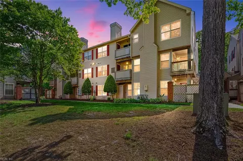 12742 Daybreak Cir, Newport News, VA 23602