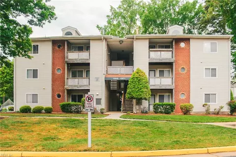 12871 Daybreak Cir, Newport News, VA 23602