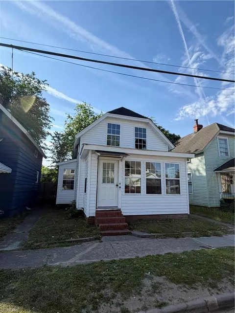 22 Dewey St, Portsmouth, VA 23704